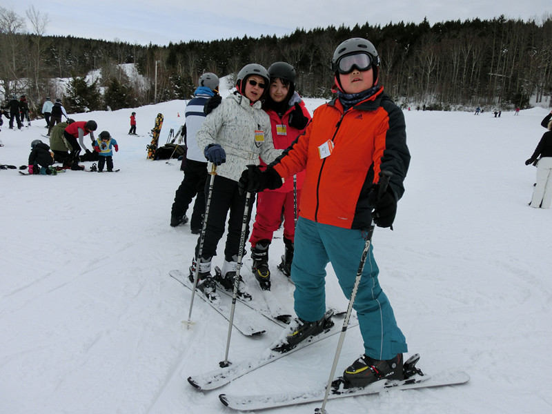 前景国际教育滑雪活动
